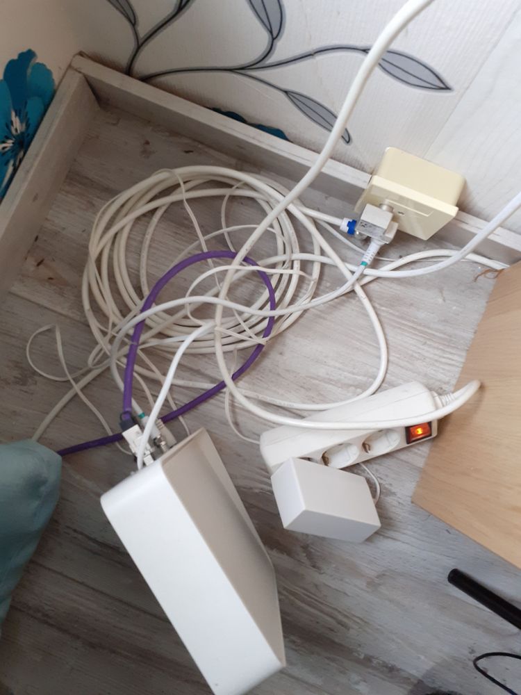 komt ongeveer 8 meter van de modem en tv binnen