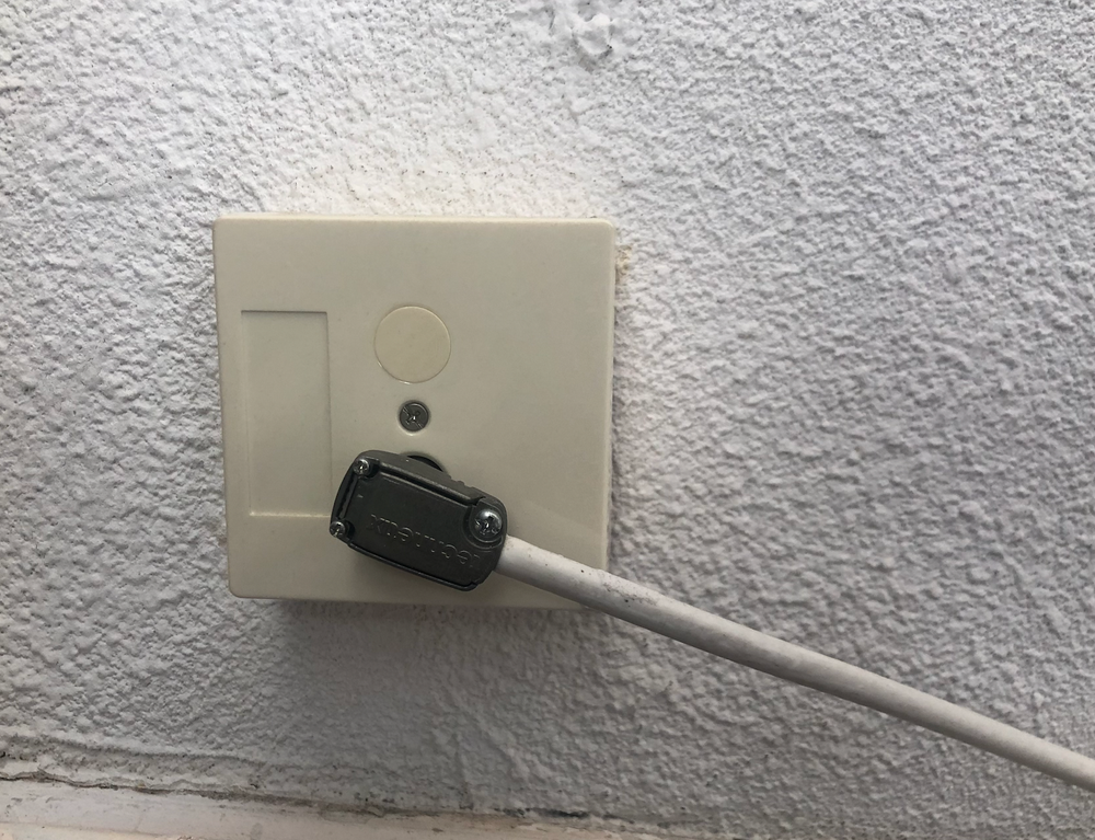hoofdaansluiting aan buitenmuur